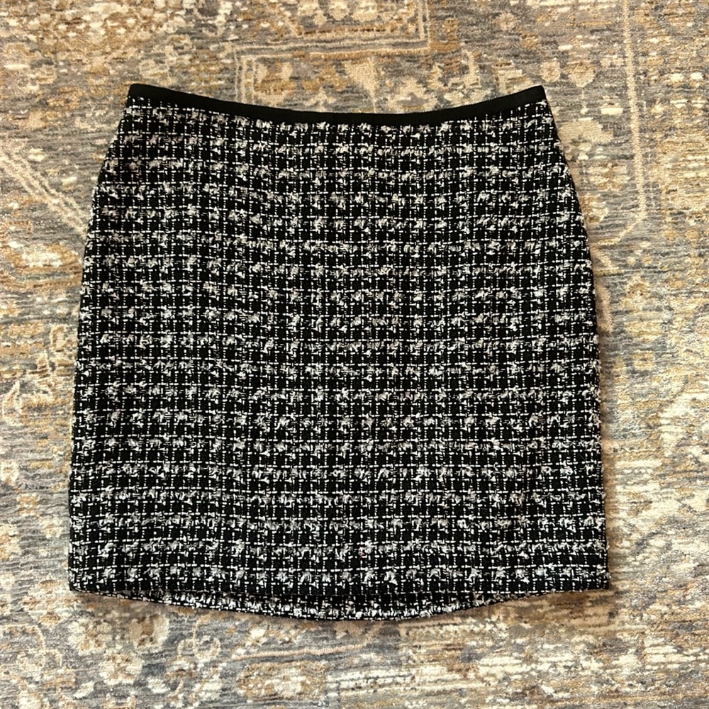 Talbots black tweed skirt. Size 2 petite